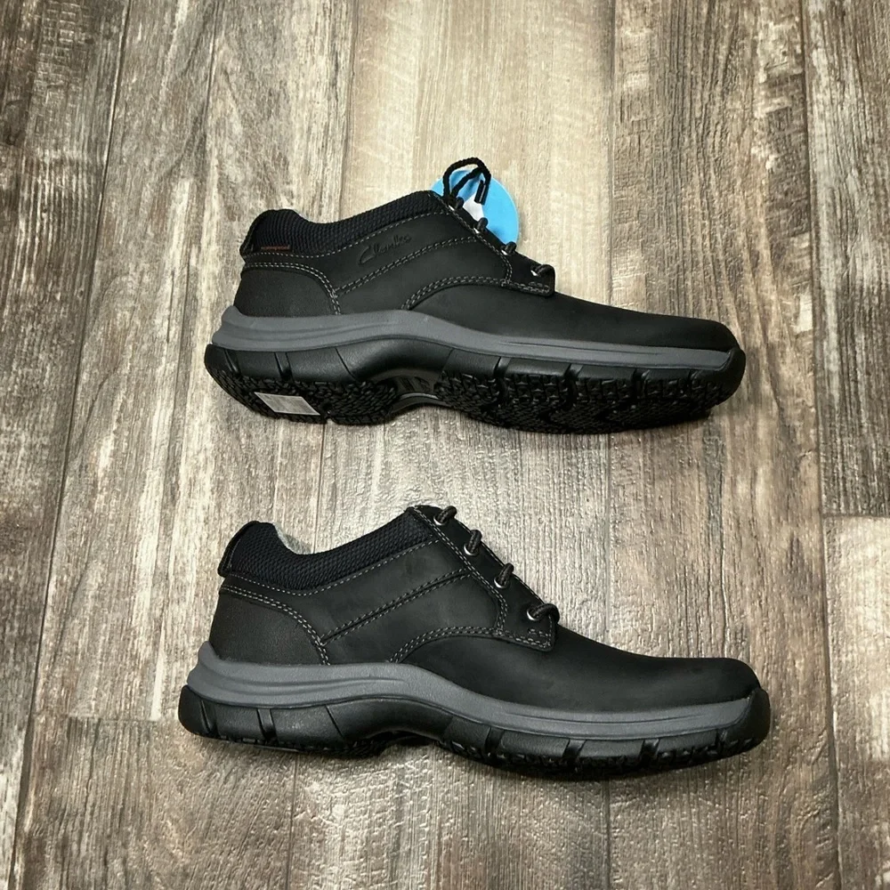 Clarks Men’s Black Leather Lace-Up Oxford with Gray Sole Size 7